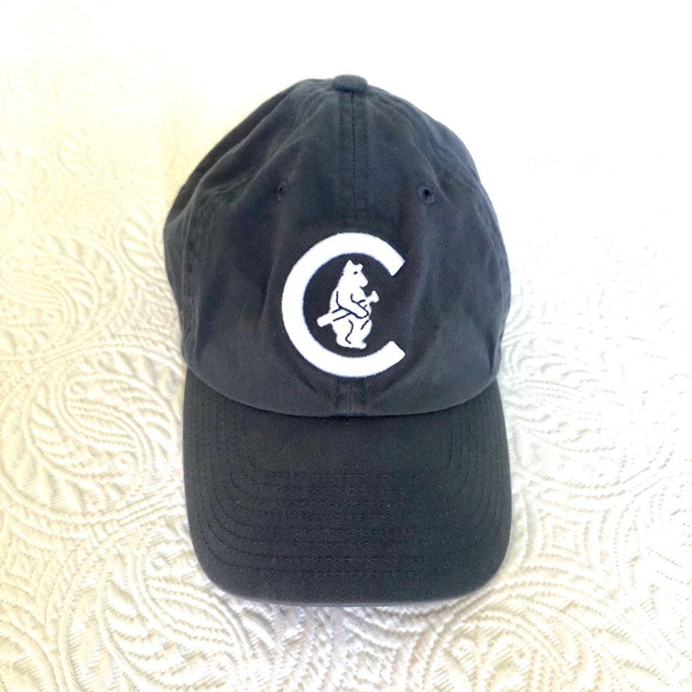 Chicago Cubs ‘47 hat in charcoal